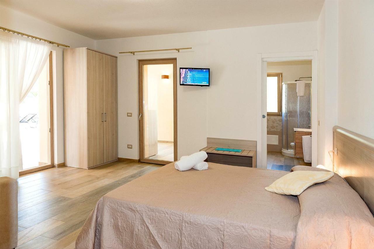 Molarotto Camere Con Angolo Cottura San Teodoro  Exterior foto